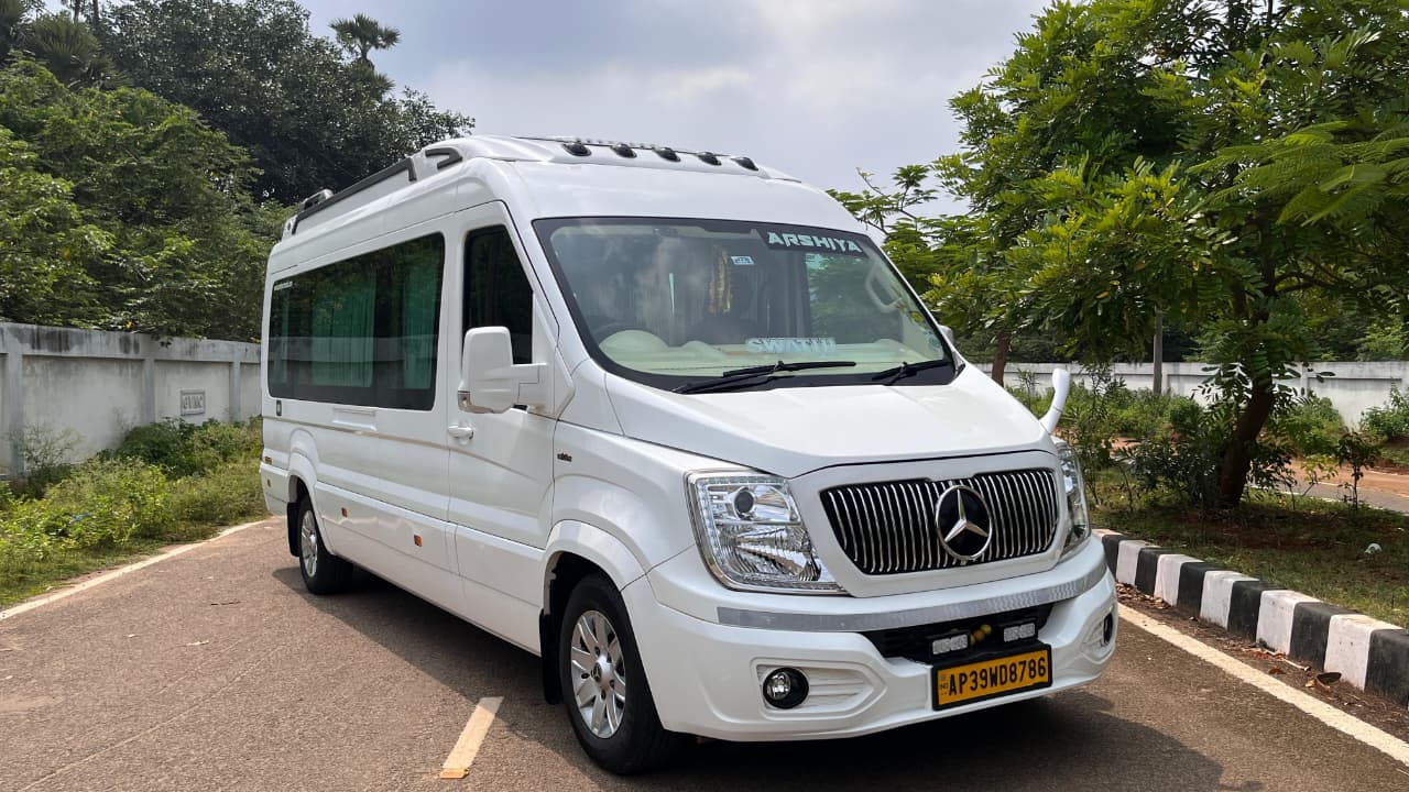 Vehicle Image 12