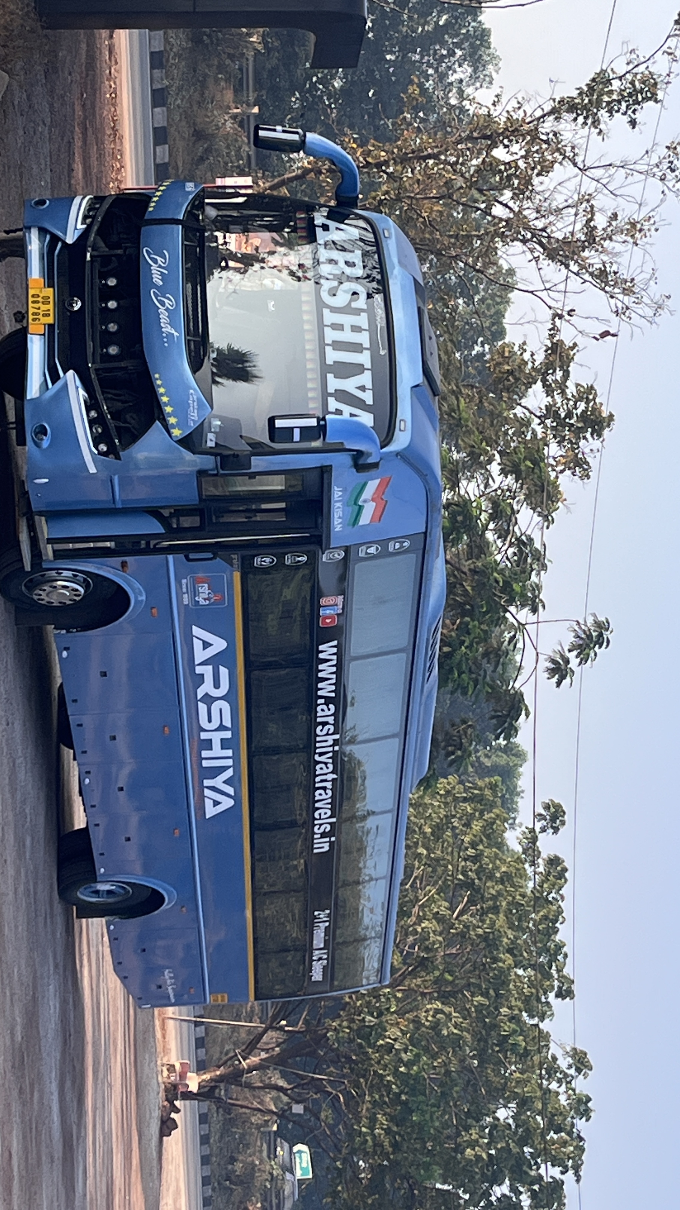 Vehicle Image 8-1